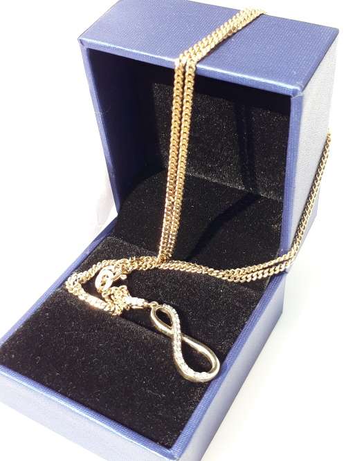 9ct SOLID Gold Ladies chain and CZ Pendant - PRE-OWNED